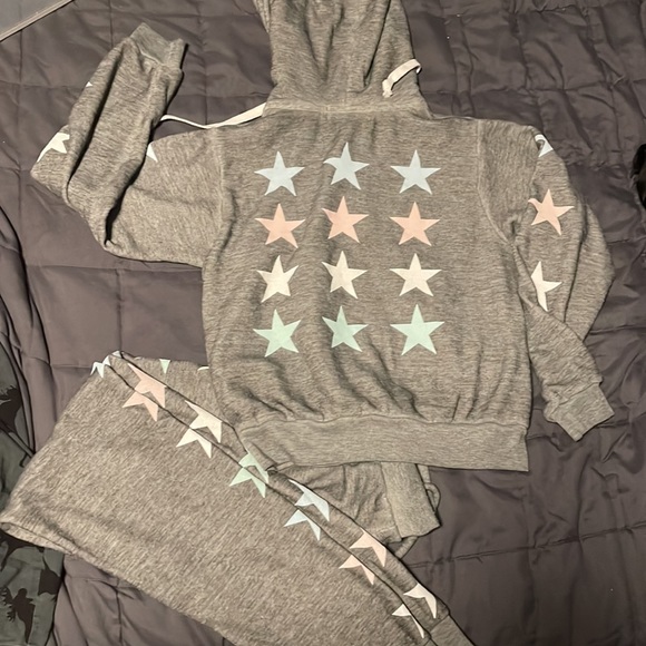 ⭐️Wildfox⭐️🦊Jogger Set EUC!  Loungewear Sweatsuit Gray w/ Stars Hoodie Size XS - Picture 9 of 12